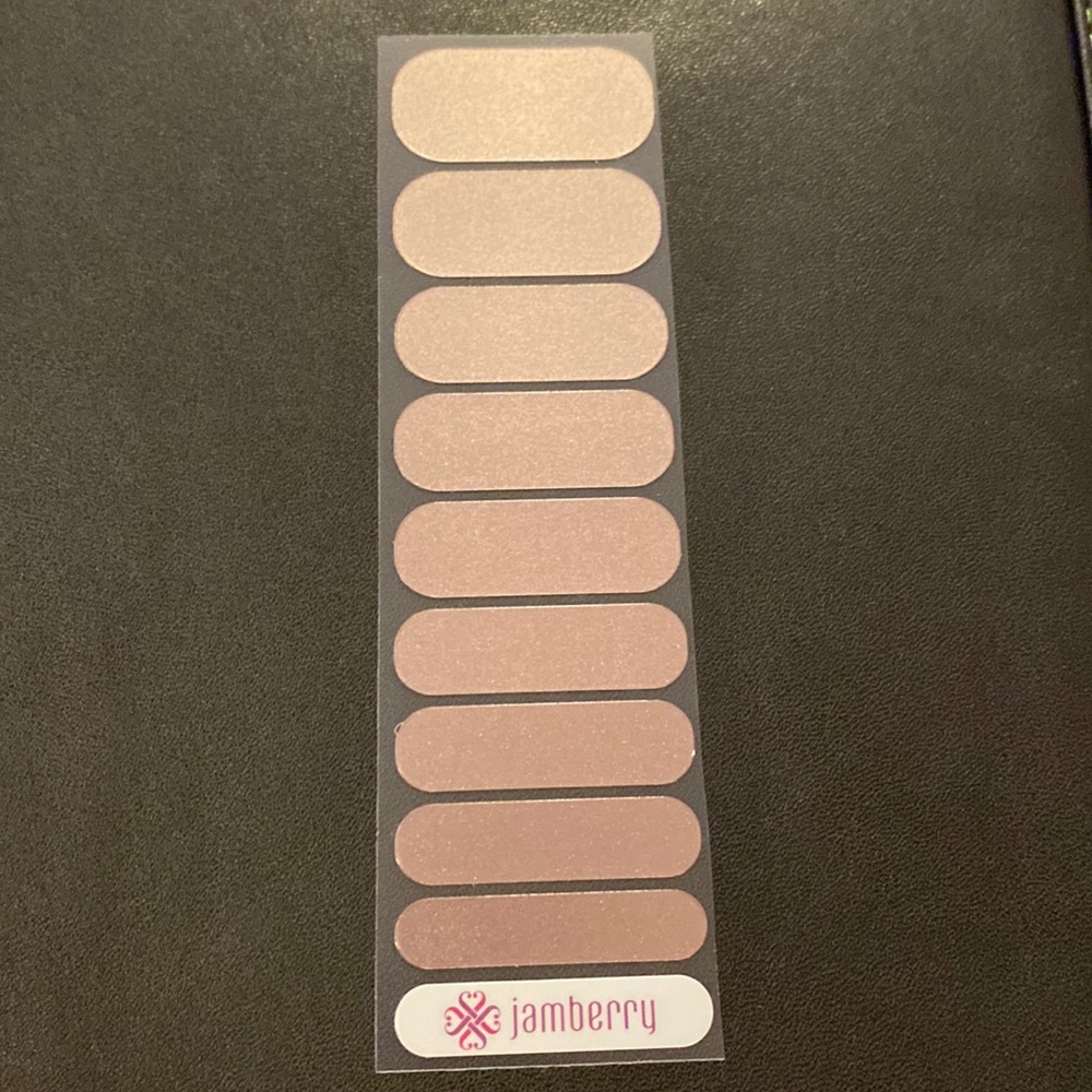 1/2 Sheet Jamberry Chasse